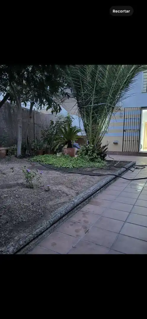 Jardí de Pis en venda en Dos Hermanas amb Aire condicionat, Jardí privat i Piscina
