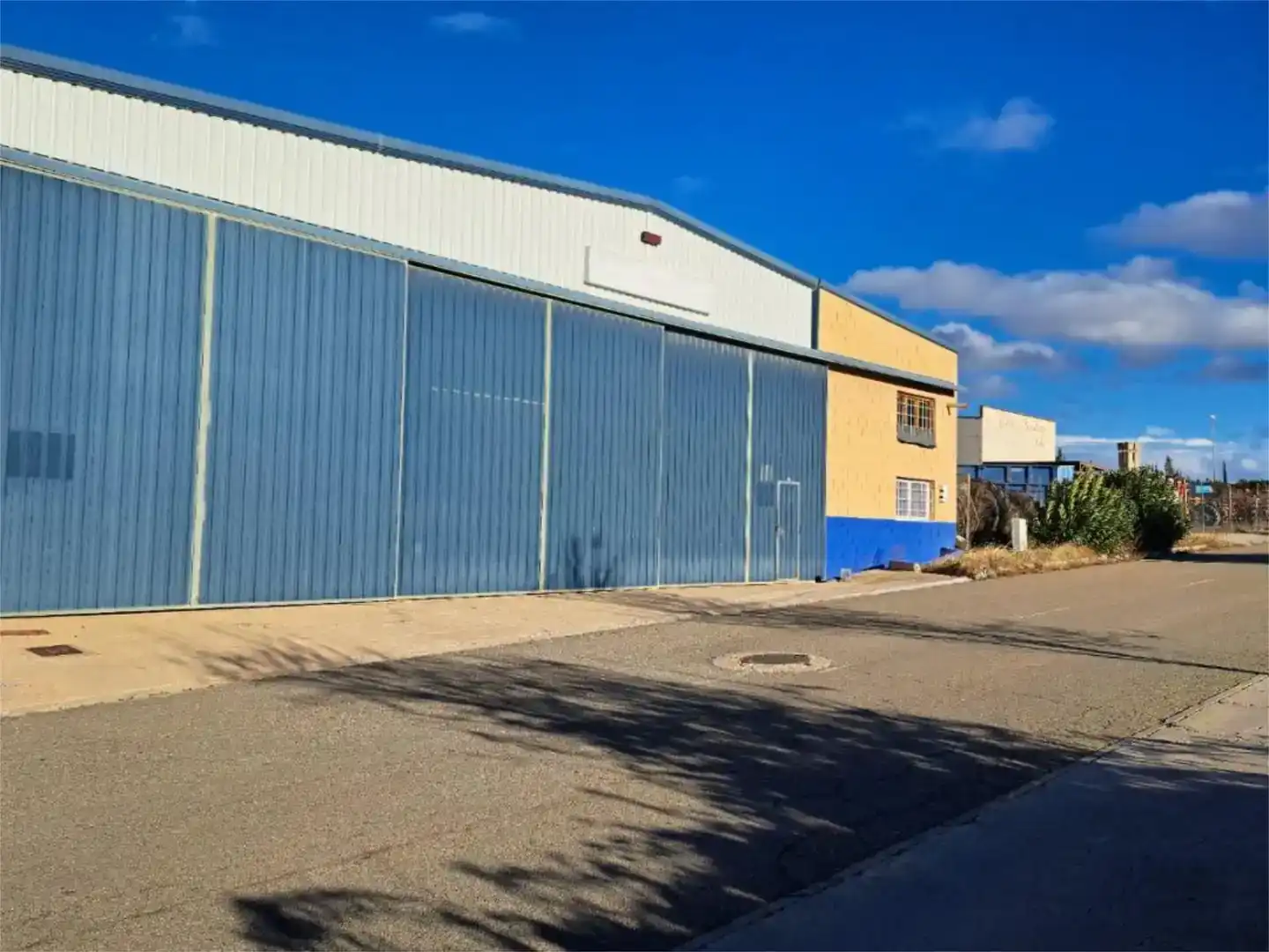 Vista exterior de Nau industrial de lloguer en Alcorisa