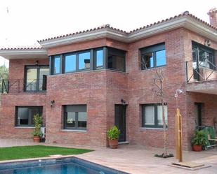 Exterior view of House or chalet for sale in Sant Cugat del Vallès  with Air Conditioner, Heating and Private garden