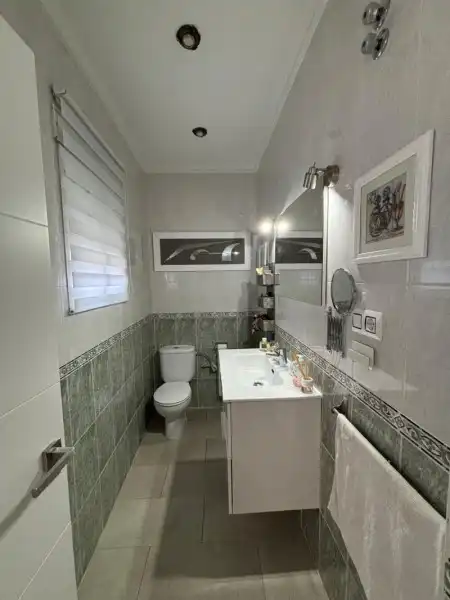 Baño de Casa o chalet en venta en Lucena con Terraza, Trastero y Balcón