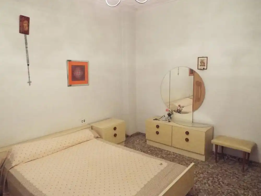 Dormitori de Apartament en venda en Caudete amb Moblat