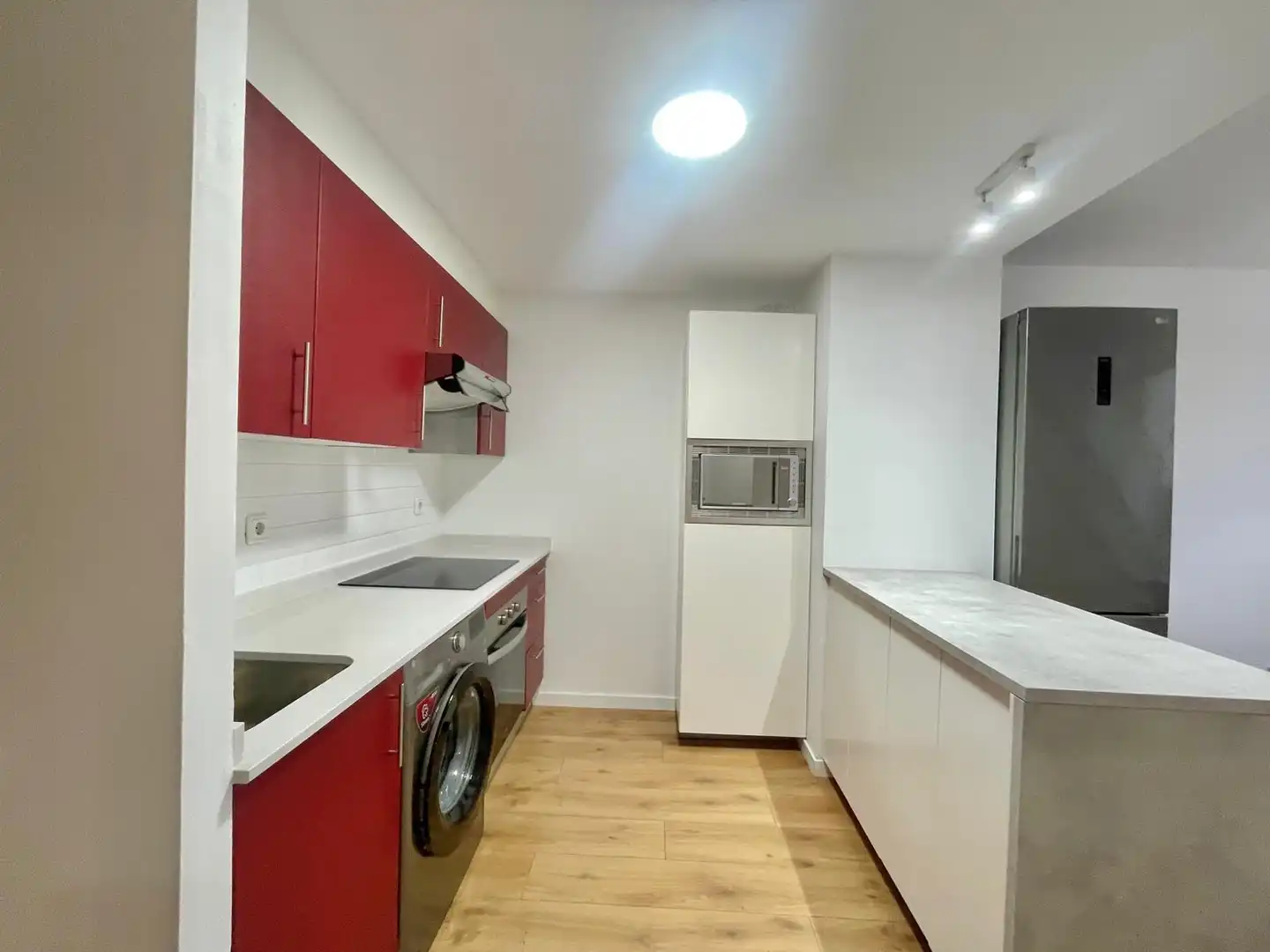 Cuina de Dúplex en venda en Madrid amb Calefacció i Moblat