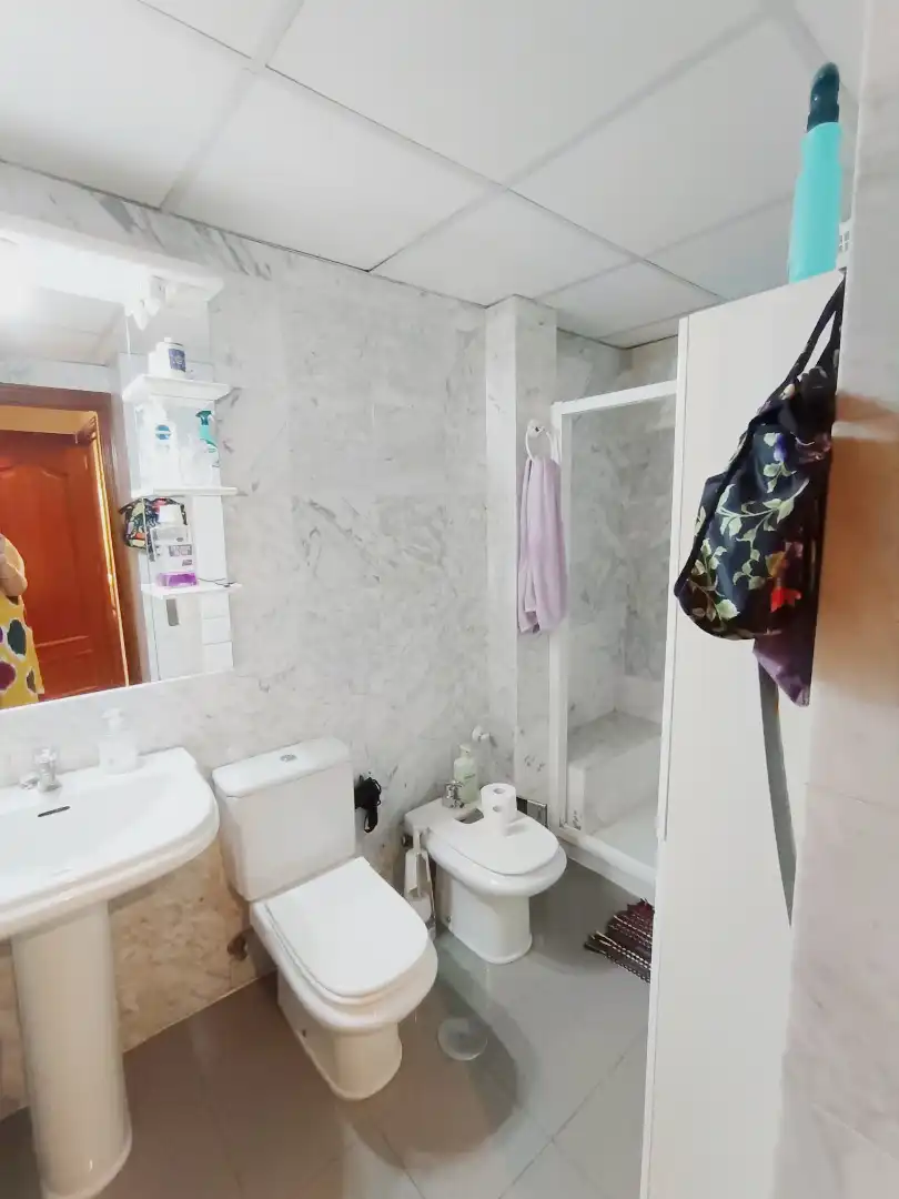 Badezimmer von Wohnung zum Verkauf in Córdoba mit Klimaanlage und Heizung
