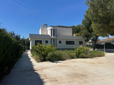 Villa zum Verkauf in Calle GARZAS LAS