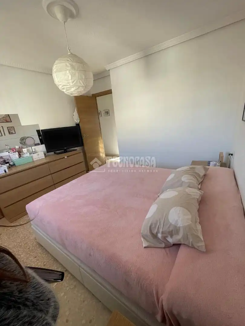 Bedroom of Flat for sale in Sevilla  with Air Conditioner and Terrace
