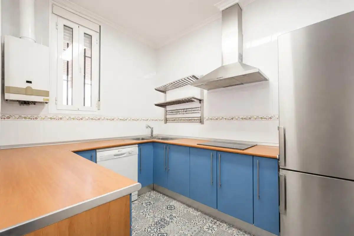 Kitchen of Flat for sale in Sevilla  with Air Conditioner and Heating