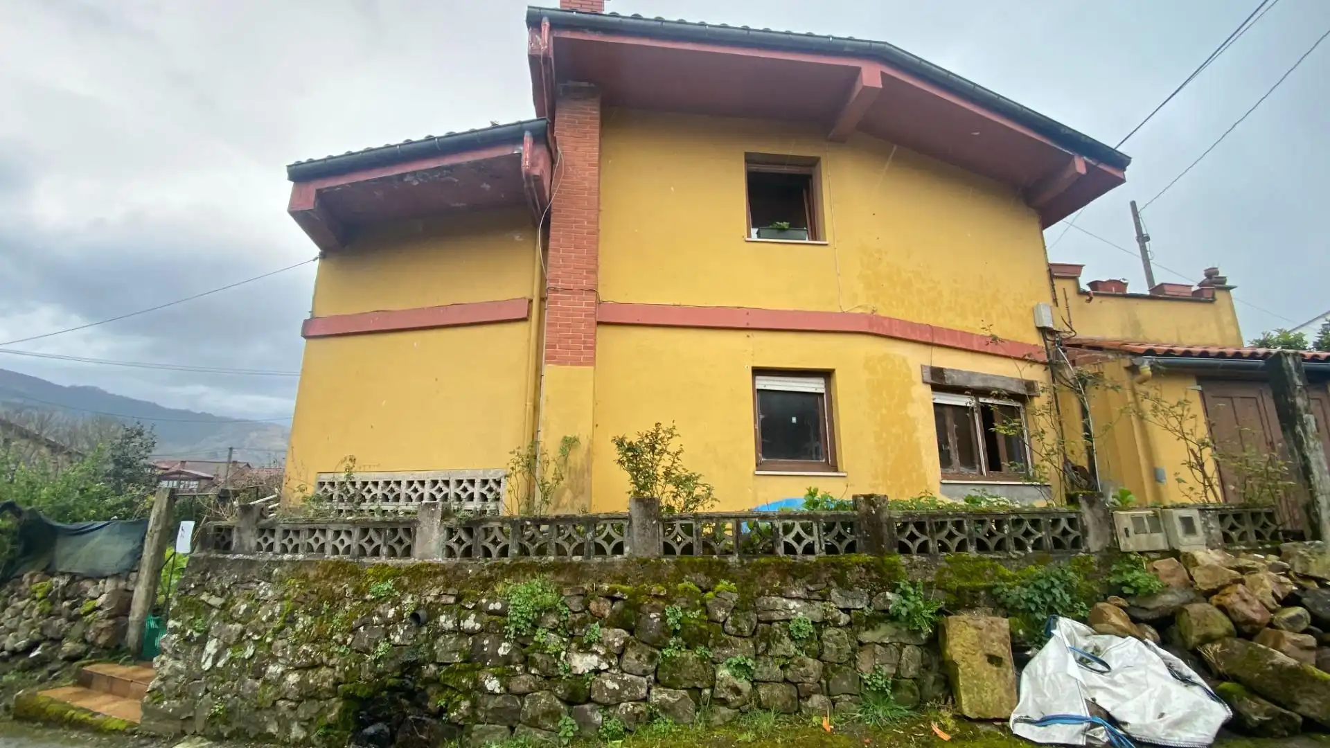 Vista exterior de Planta baja en venta en Ruente