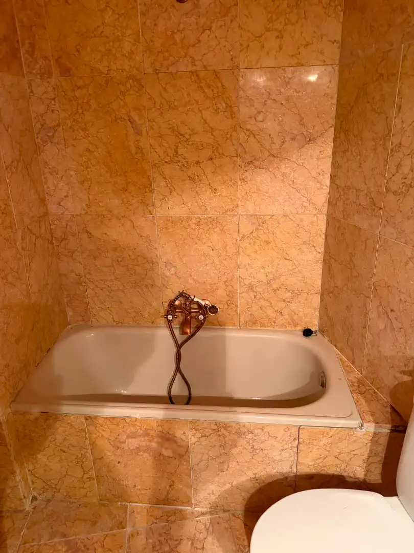 Bany de Casa o xalet en venda en Muñana amb Calefacció, Jardí privat i Piscina