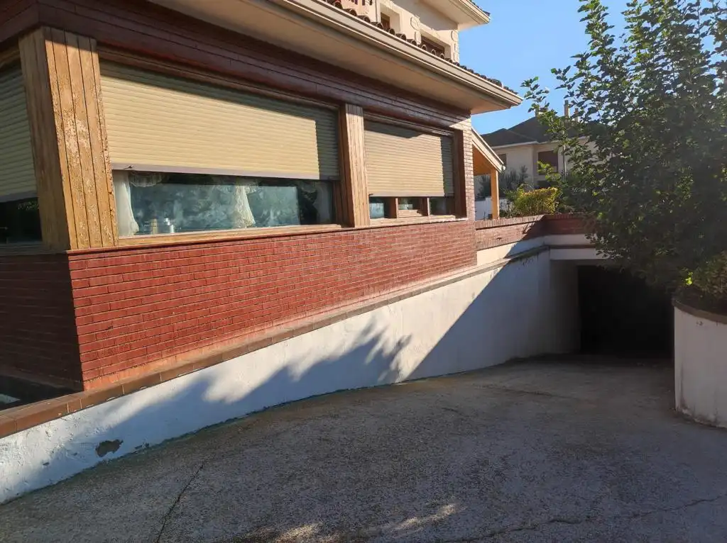 Exterior view of Houses for rent in Zaragoza  with Air Conditioner, Heating and Private garden