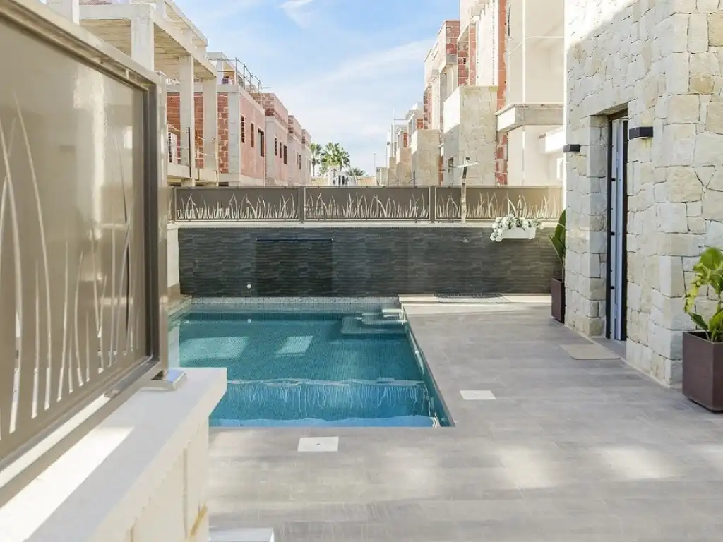 Casa amb piscina en venda a Calle Taray, imagen 3