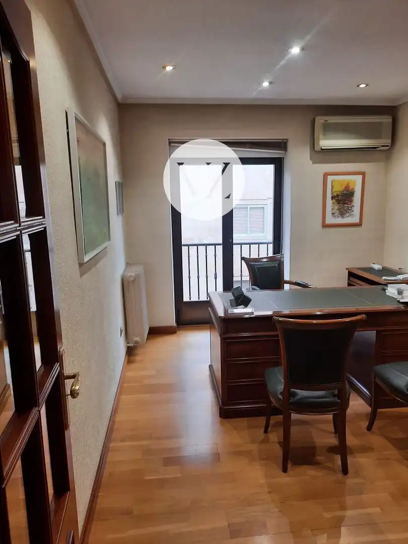 Ufficio con terrazza in affitto a VIA GRAN