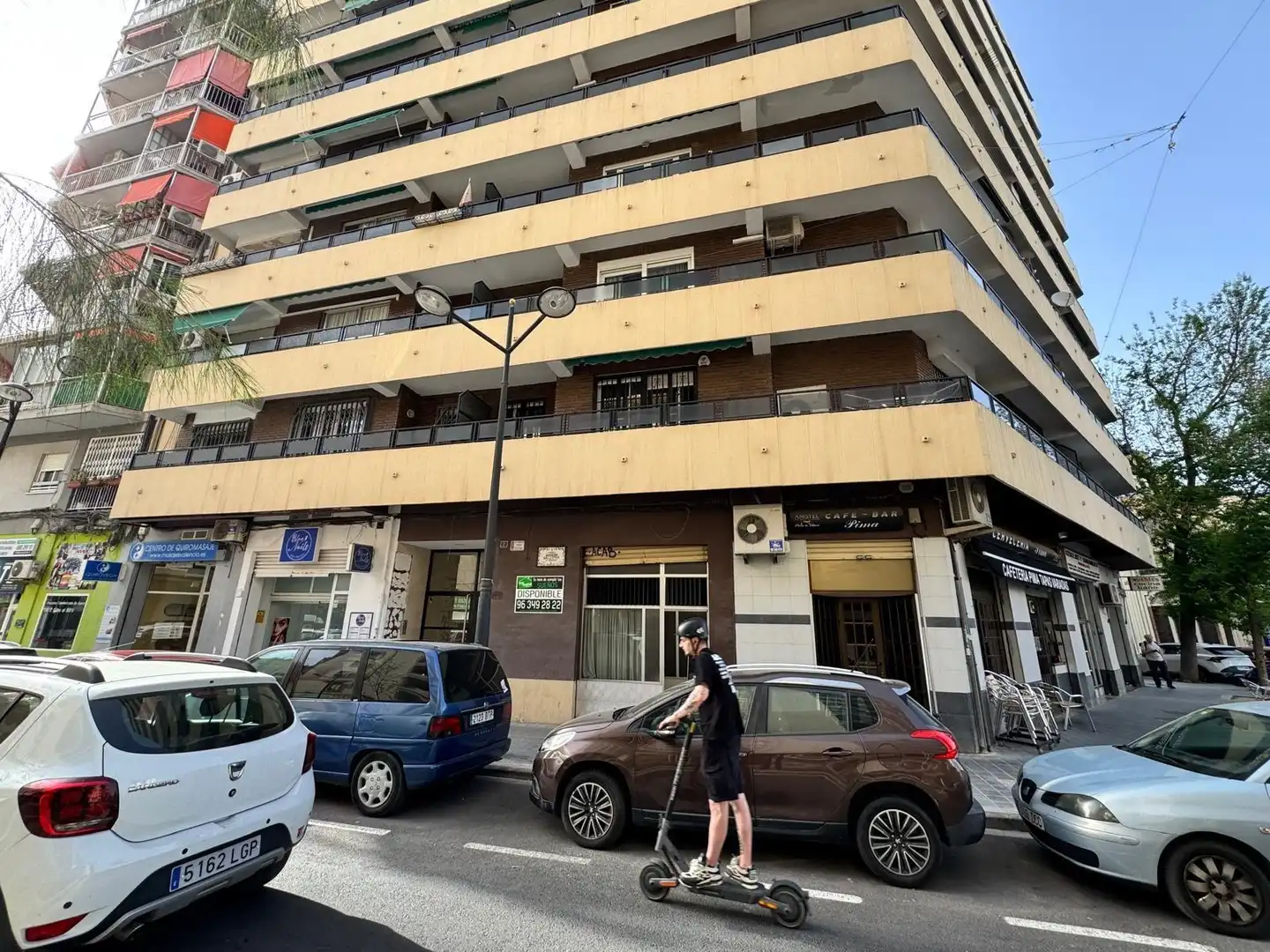 Vista exterior de Local de alquiler en  Valencia Capital