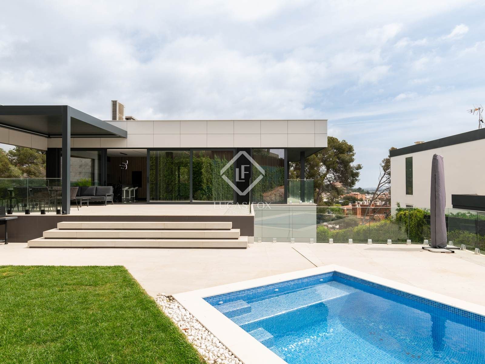 Exterior view of House or chalet for sale in Castelldefels  with Air Conditioner, Private garden and Terrace