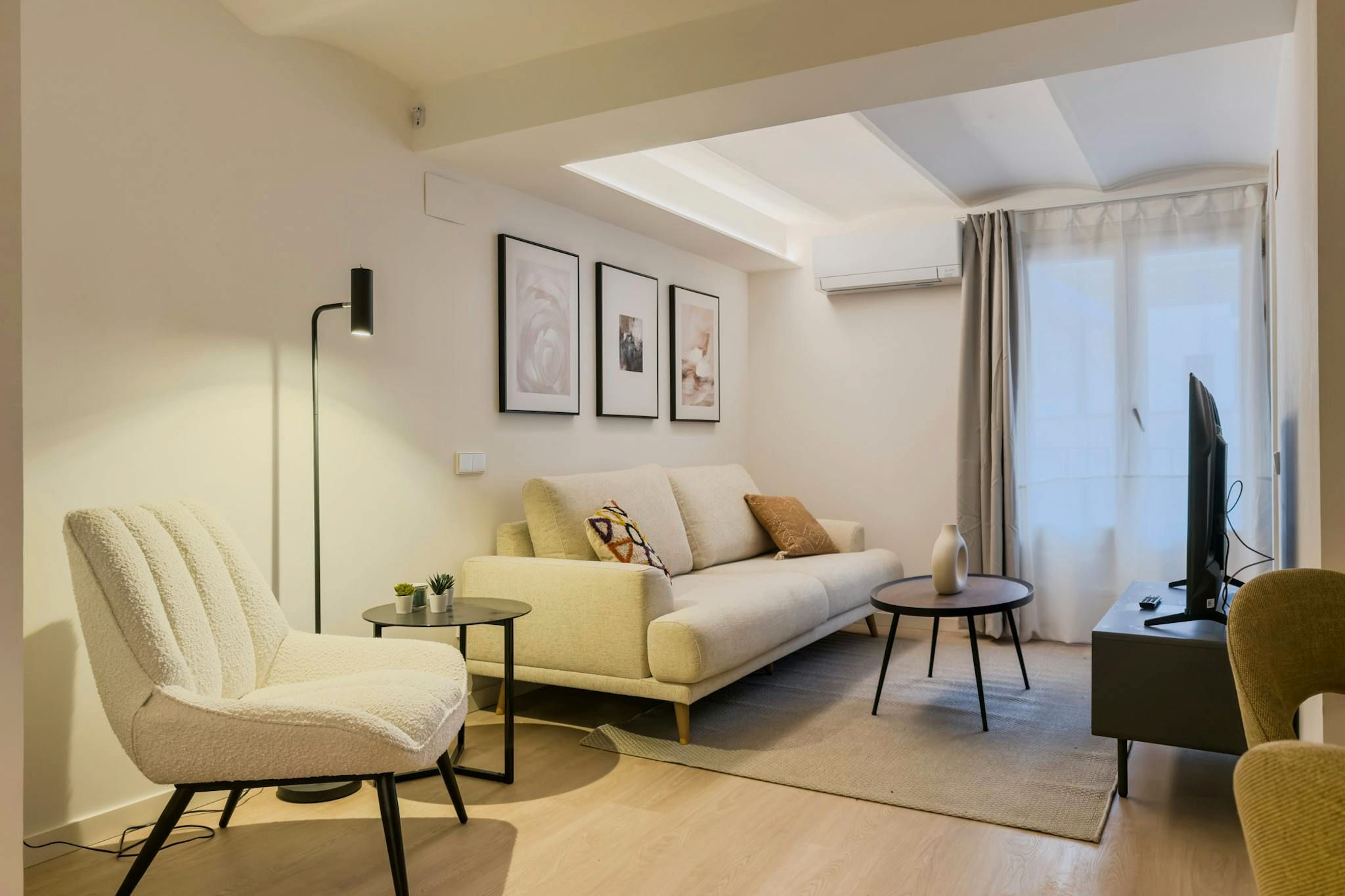 Sala d'estar de Pis de lloguer en  Barcelona Capital amb Aire condicionat, Moblat i Rentadora