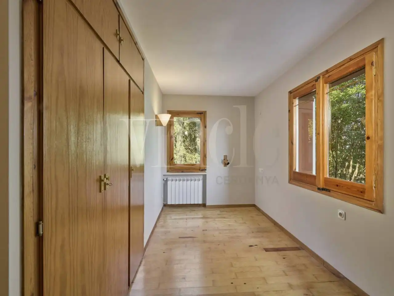 Bedroom of Detached homes for rent in Alp  with Heating and Parquet flooring