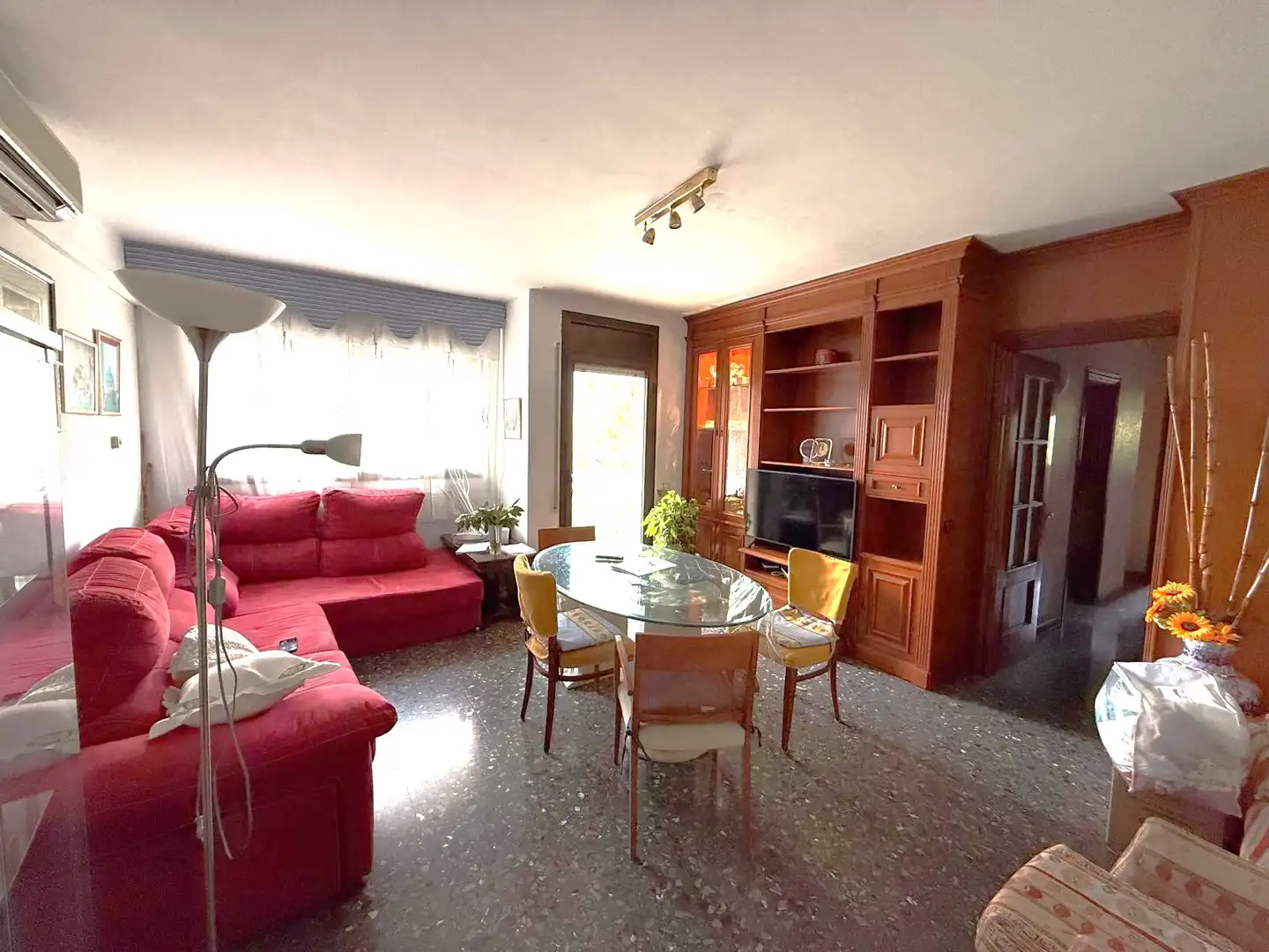 Living room of Flat for sale in Sant Andreu de la Barca  with Air Conditioner, Heating and Terrace