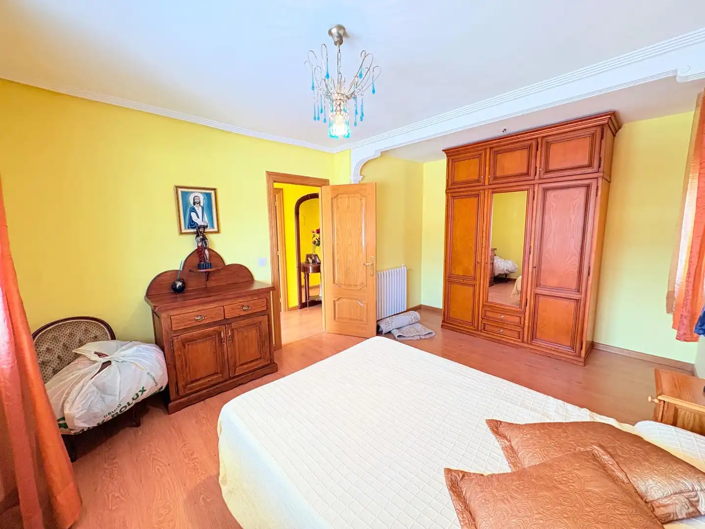 Habitación de Casa o chalet en venta en Ponferrada con Calefacción, Jardín privado y Terraza