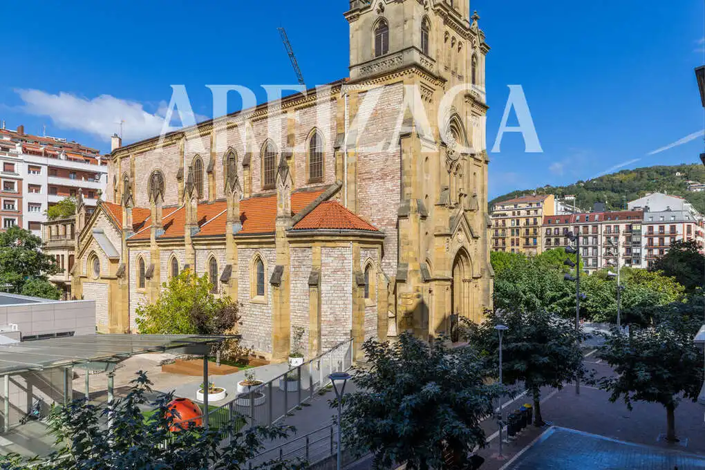 Vista exterior de Piso en venta en Gros