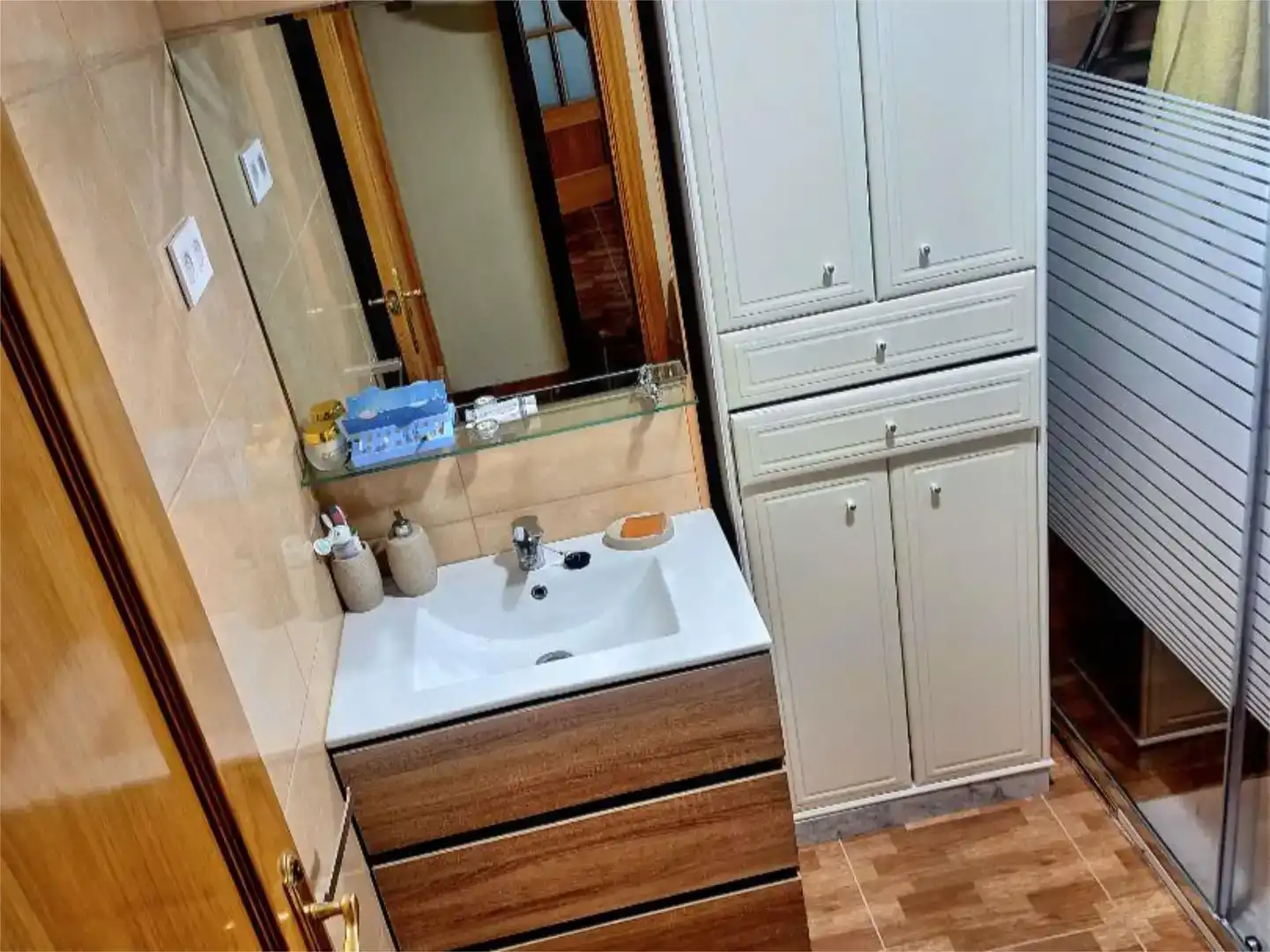 Bathroom of Flat for share in Cornellà de Llobregat  with Air Conditioner, Furnished and Balcony