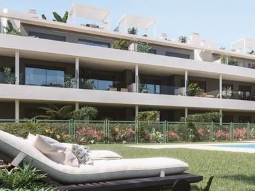 Apartament amb piscina en venda a Estepona Pueblo