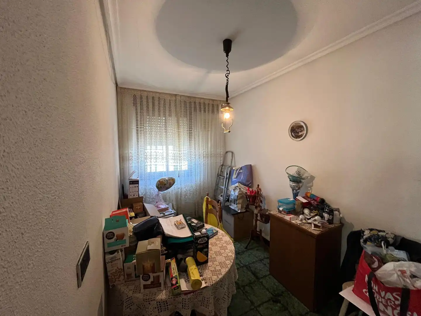 Dormitori de Casa o xalet en venda en Vigo  amb Calefacció, Jardí privat i Parquet
