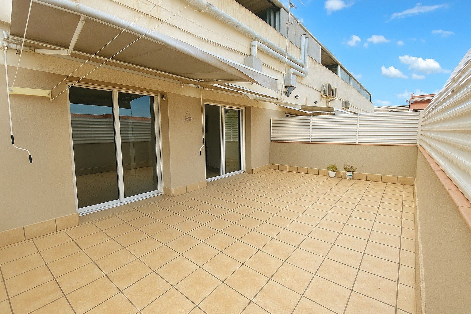 Terrassa de Pis en venda en Pallejà amb Aire condicionat, Parquet i Terrassa