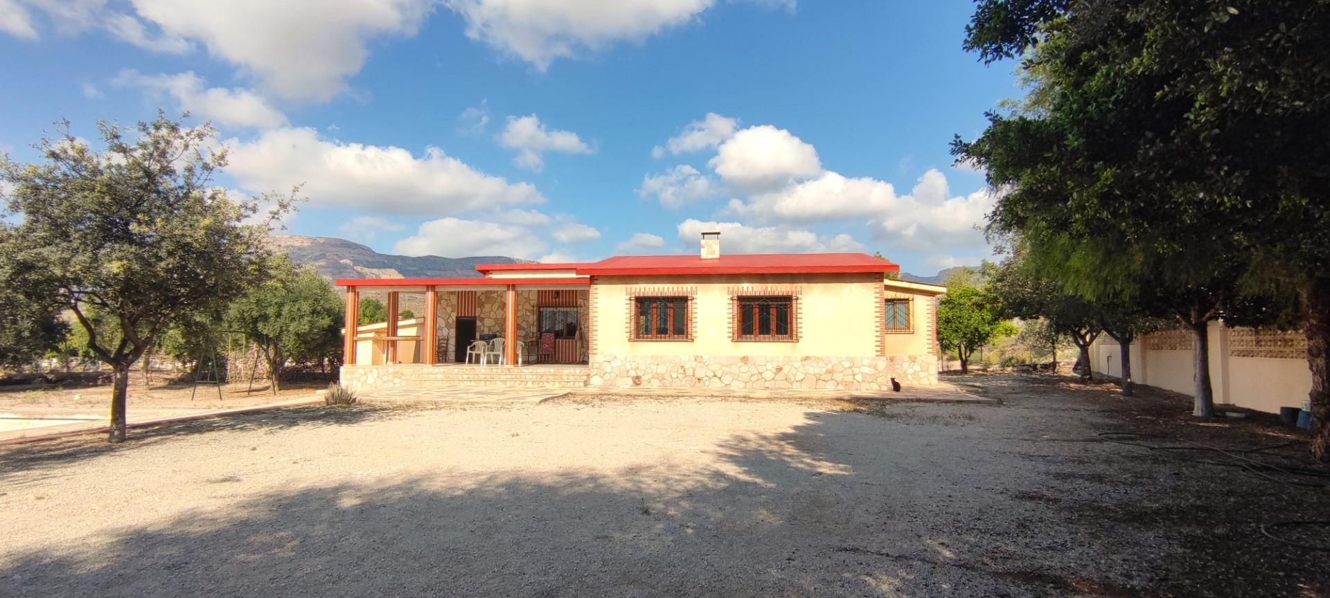 Vista exterior de Finca rústica en venda en Agost amb Calefacció, Jardí privat i Terrassa