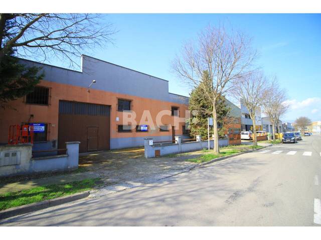 Nave industrial en Alquiler en Calle Rupit en Caputxins - Ambulatori