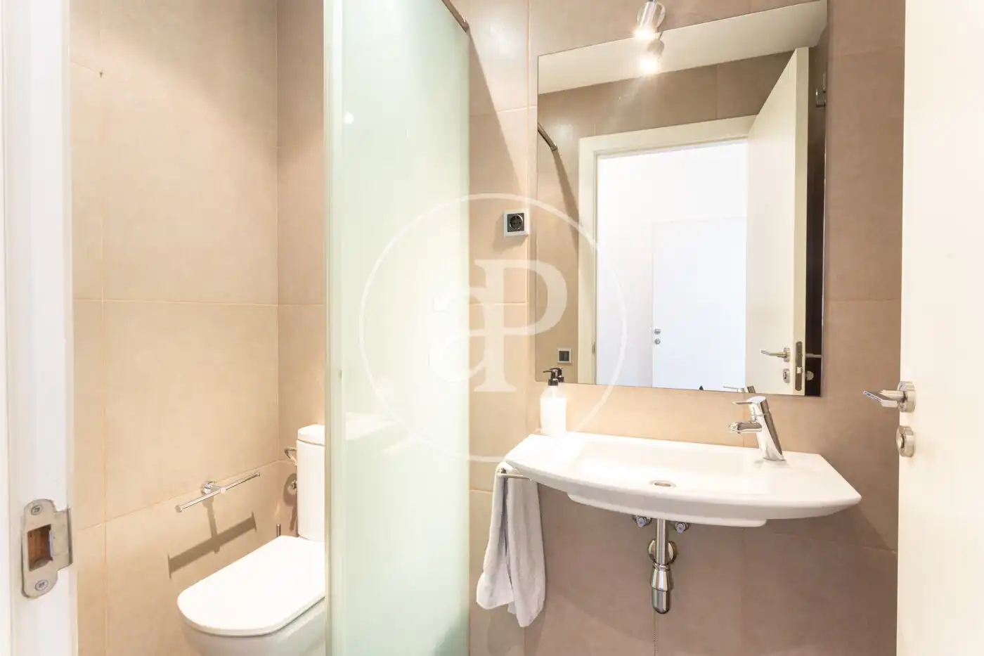 Bathroom of Detached homes for rent in Barcelona  with Air Conditioner, Heating and Private garden