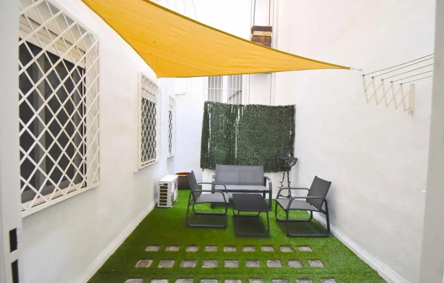 Ground floor for rent in Mercado
