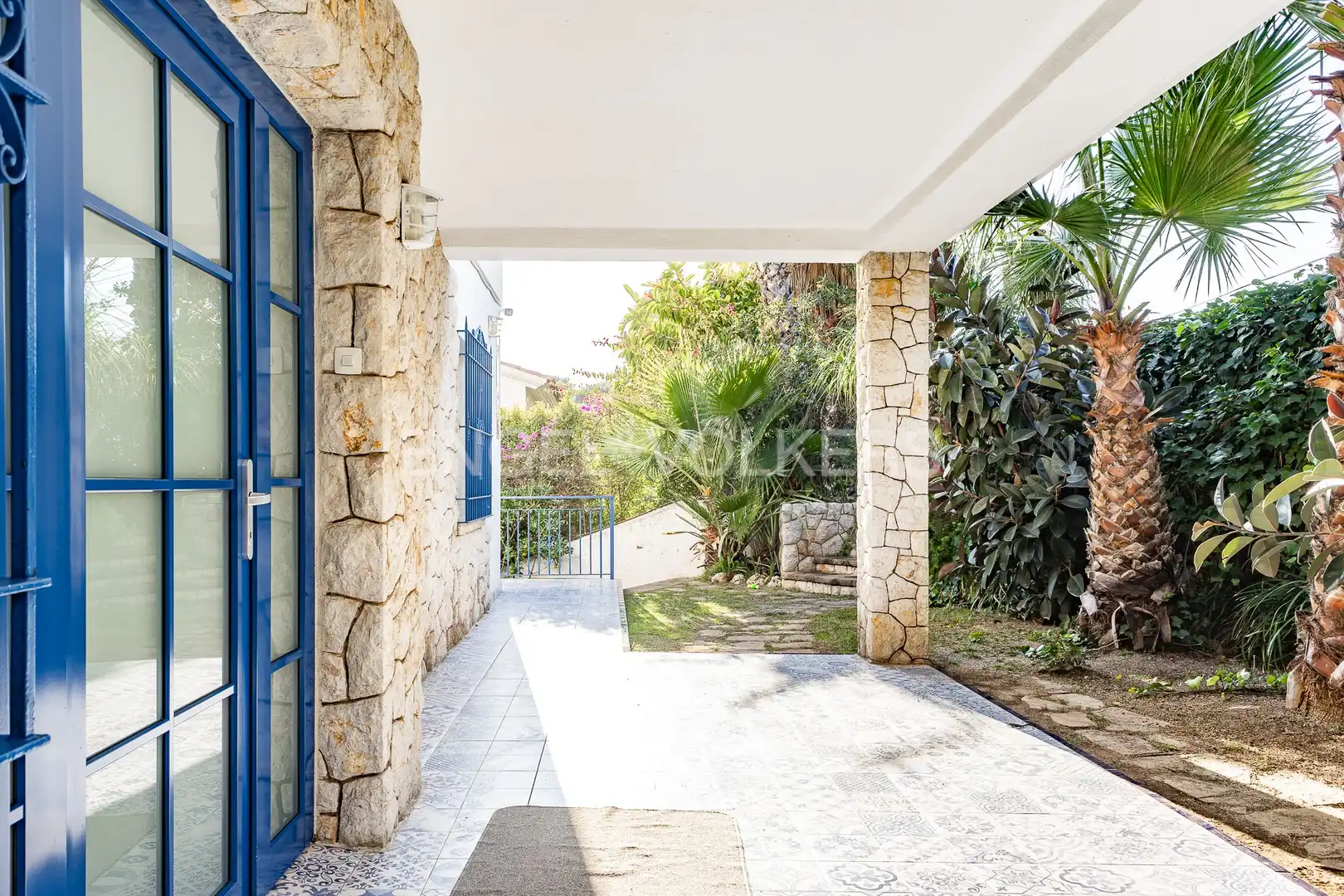 Vista exterior de Casa o chalet de alquiler en Sitges con Aire acondicionado, Calefacción y Jardín privado