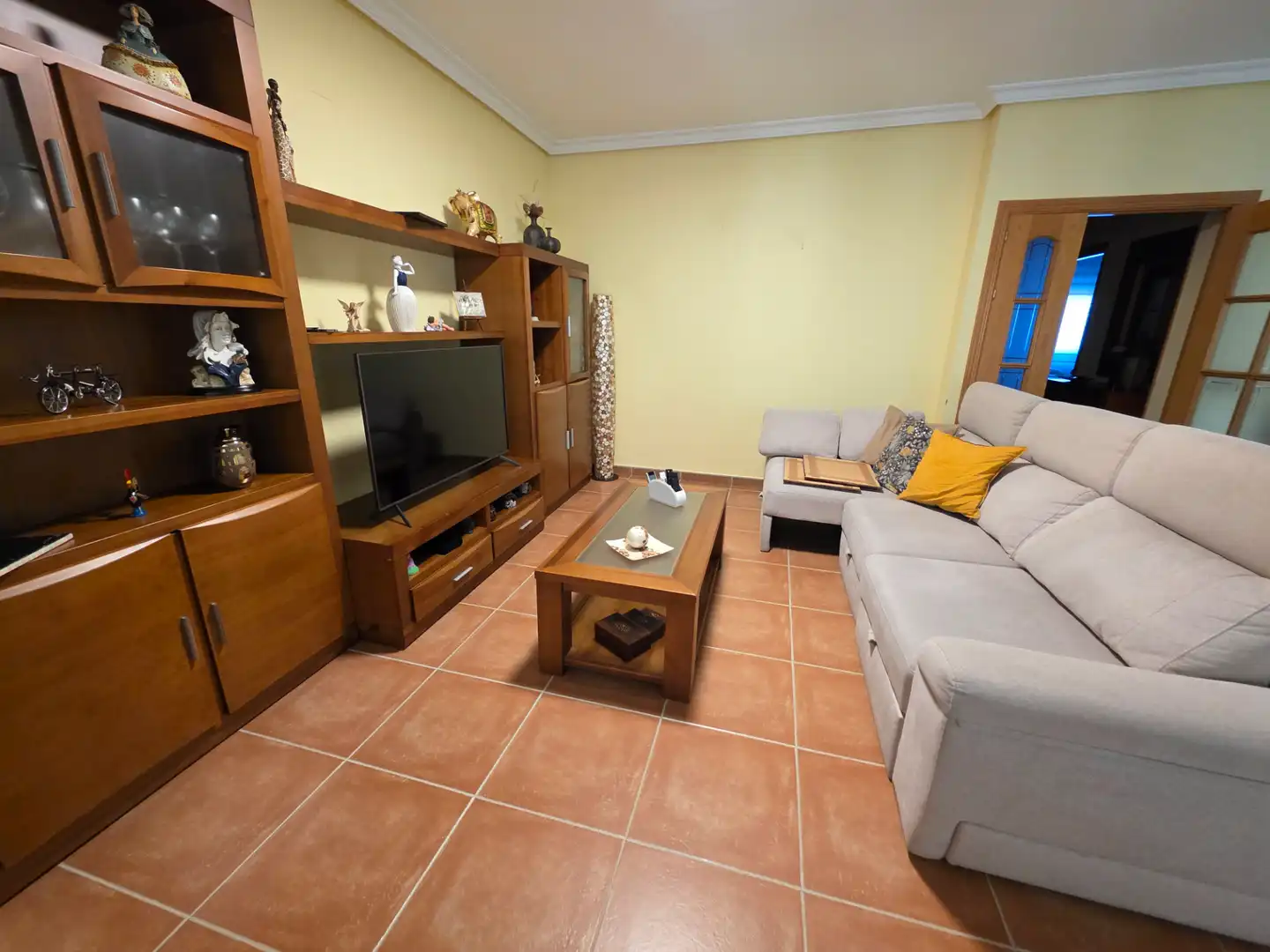 Sala d'estar de Casa adosada en venda en Ciempozuelos amb Aire condicionat, Calefacció i Jardí privat