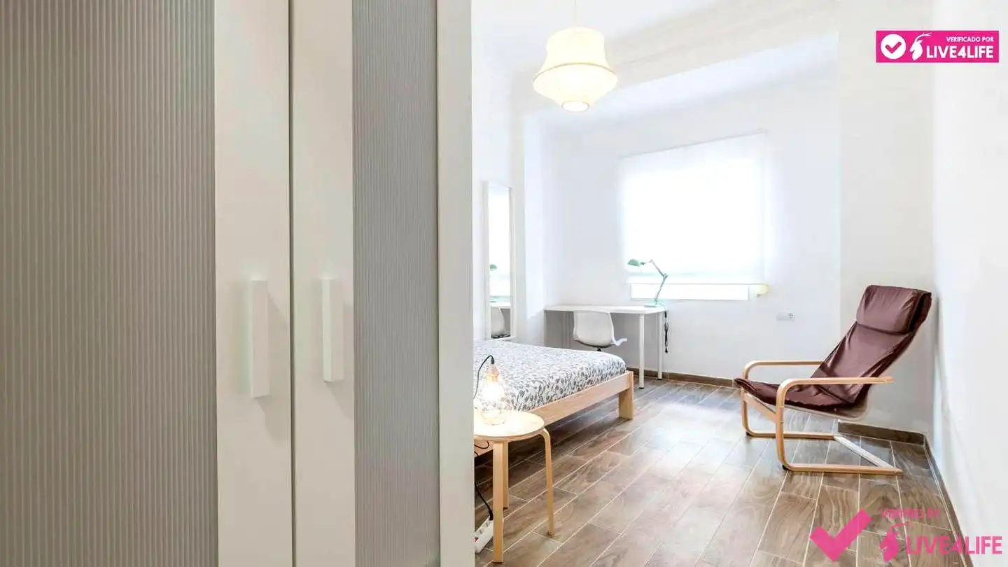 Bedroom of Apartments for rent in Valencia  with Air Conditioner, Parquet flooring and Furnished