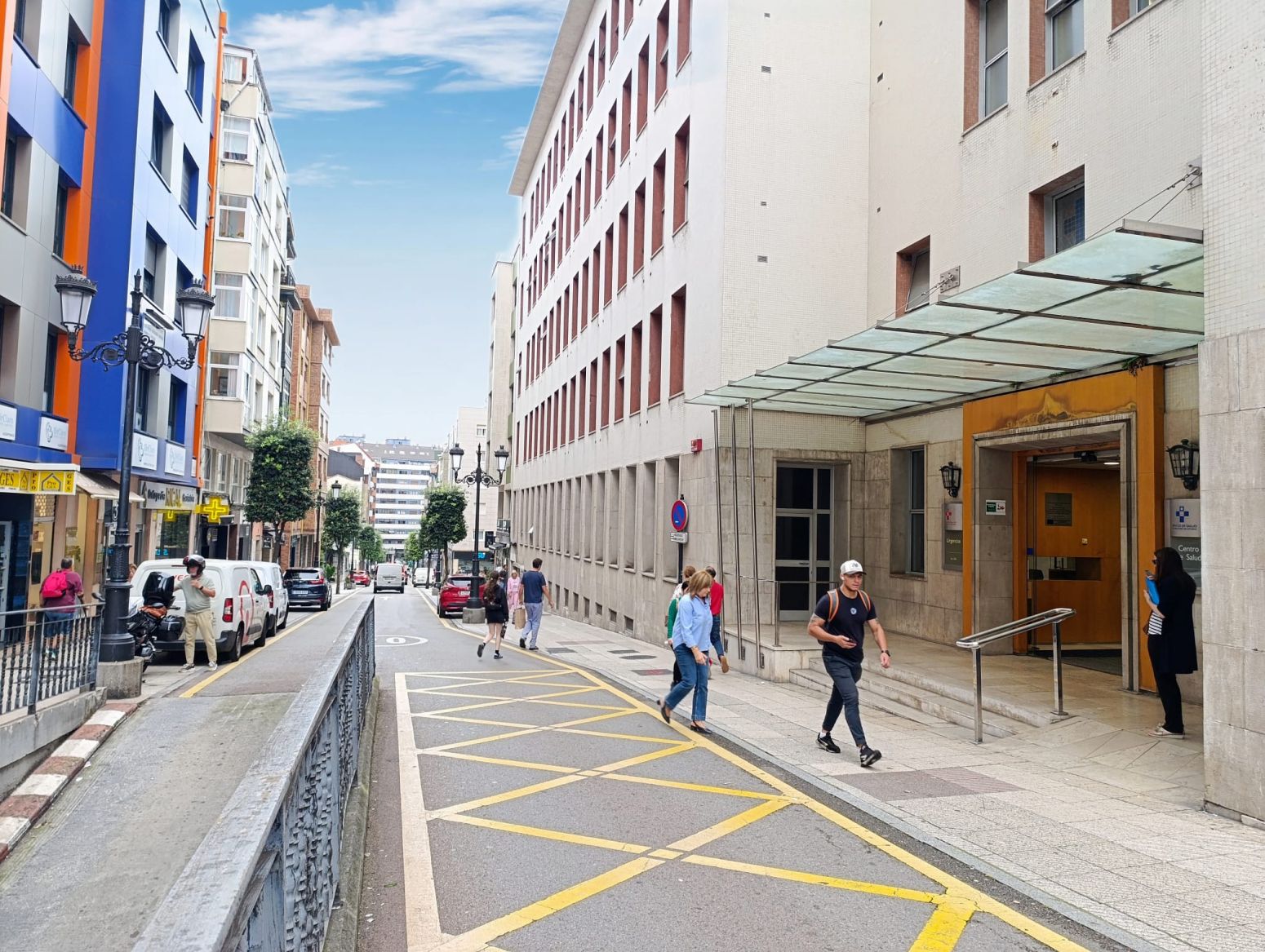 Vista exterior de Piso en venta en Oviedo  con Calefacción, Parquet y Balcón