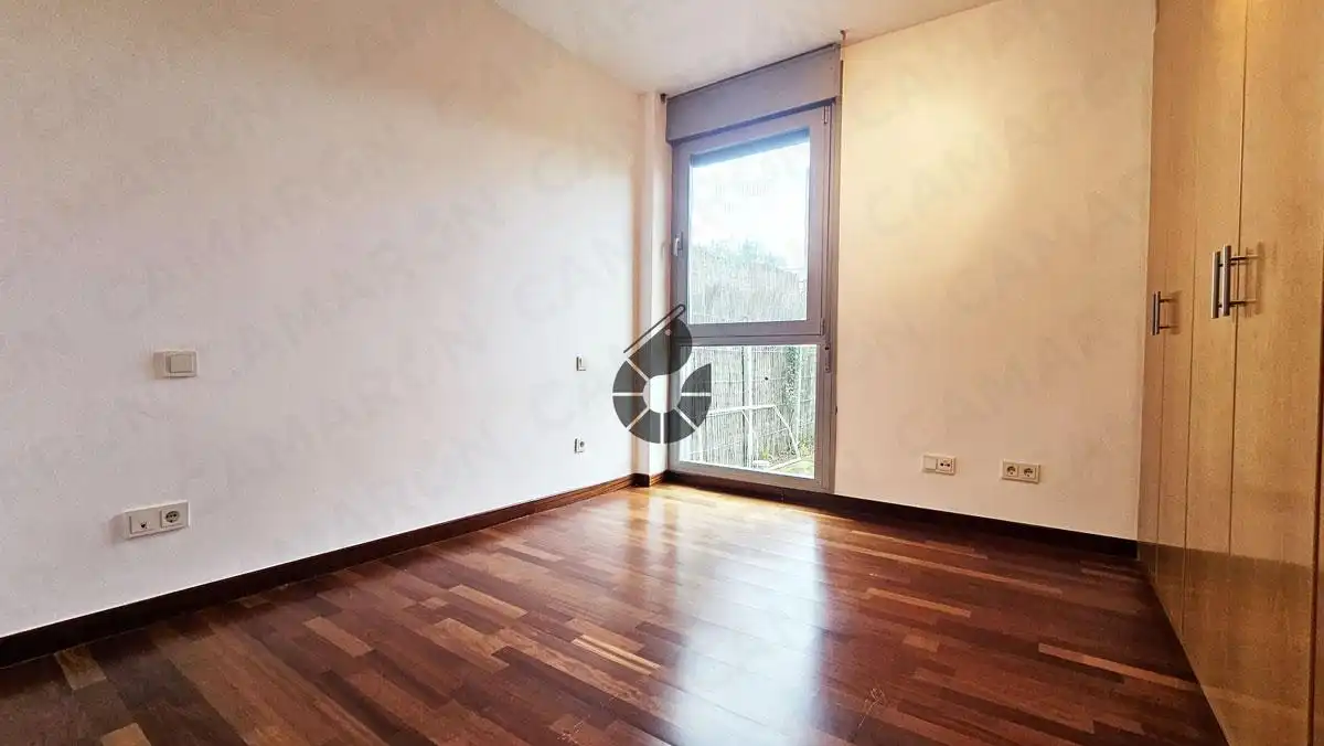 Habitación de Piso en venta en Mairena del Aljarafe con Aire acondicionado, Trastero y Piscina comunitaria