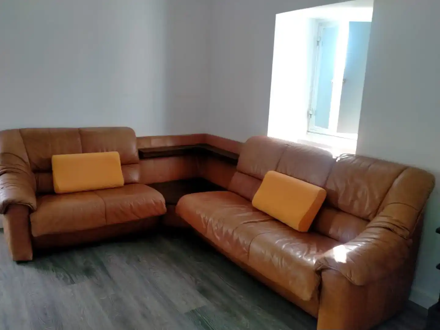 Sala de estar de Finca rústica en venta en Mesía con Jardín privado, Parquet y Amueblado