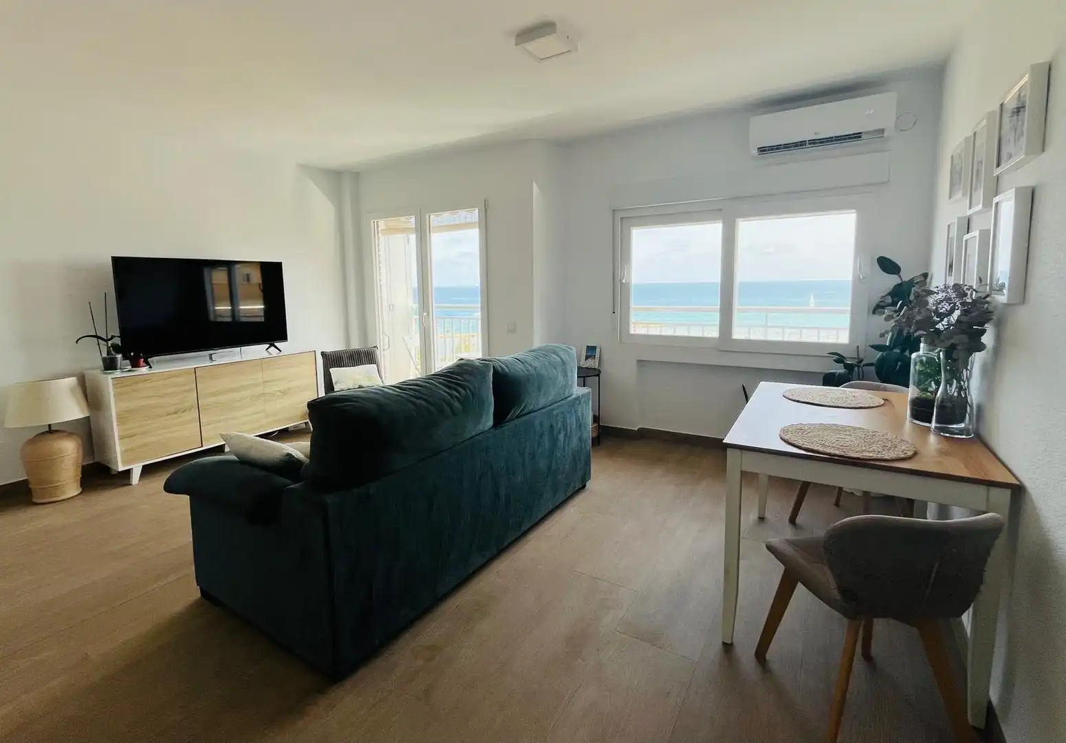 Wohnzimmer von Wohnung zur Miete in Alicante / Alacant mit Klimaanlage, Heizung und Terrasse