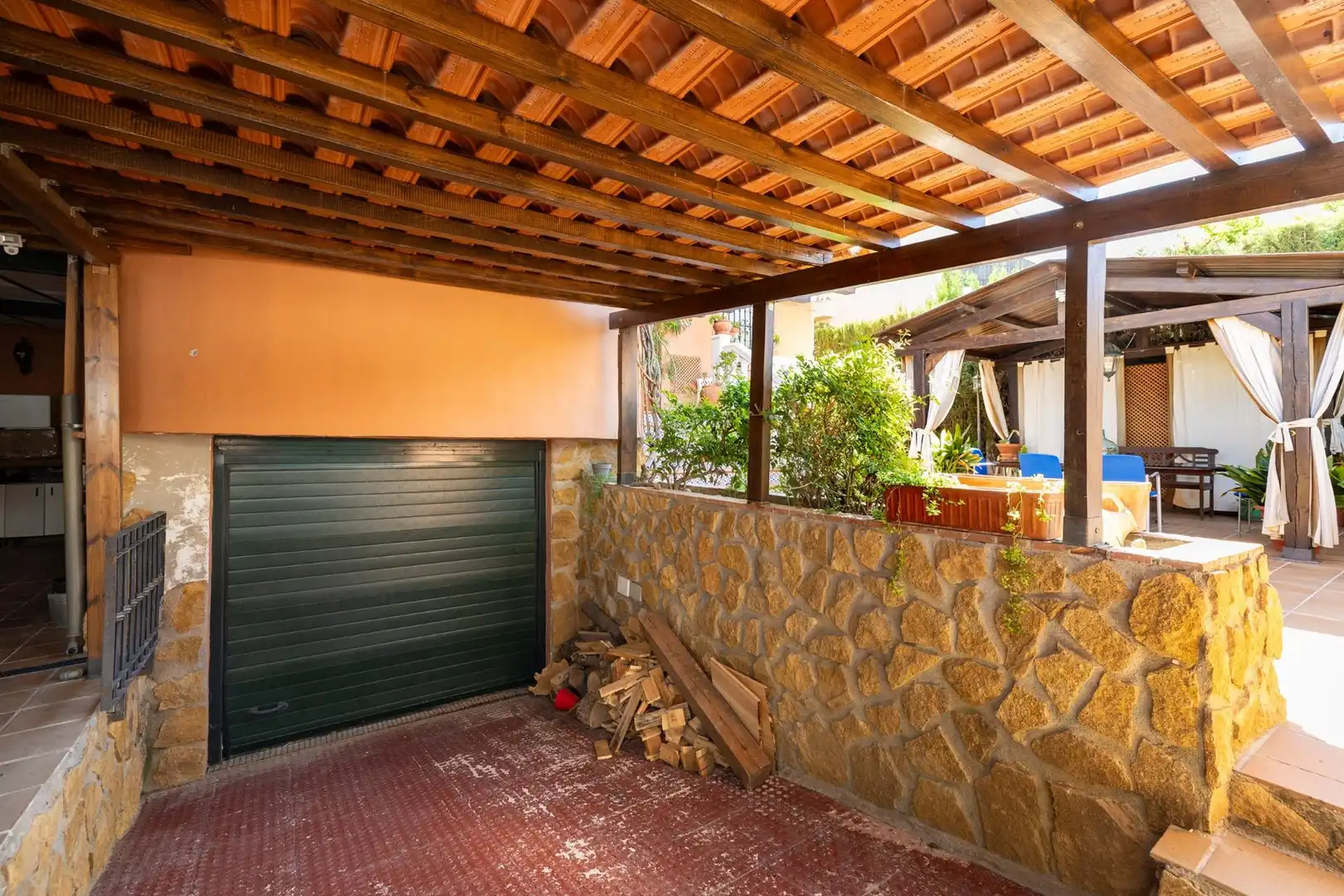 Terraza de Casa o chalet en venta en Cúllar Vega con Aire acondicionado, Calefacción y Jardín privado