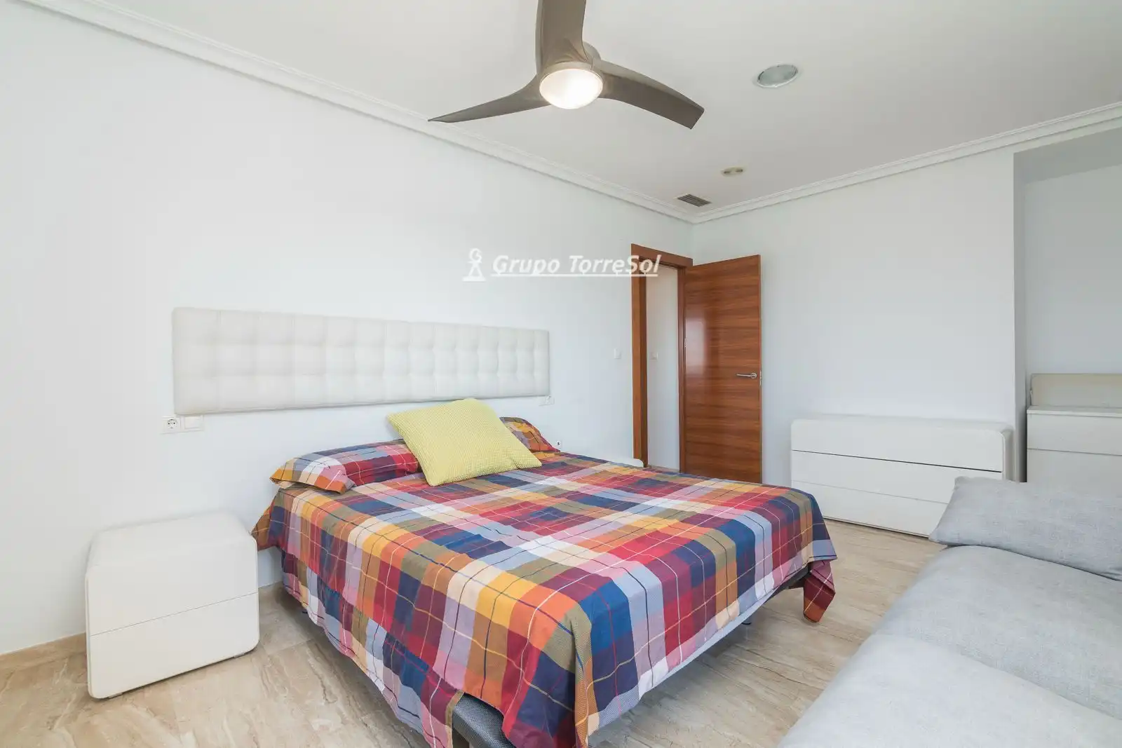 Habitación de Ático en venta en Elche / Elx con Aire acondicionado, Calefacción y Terraza