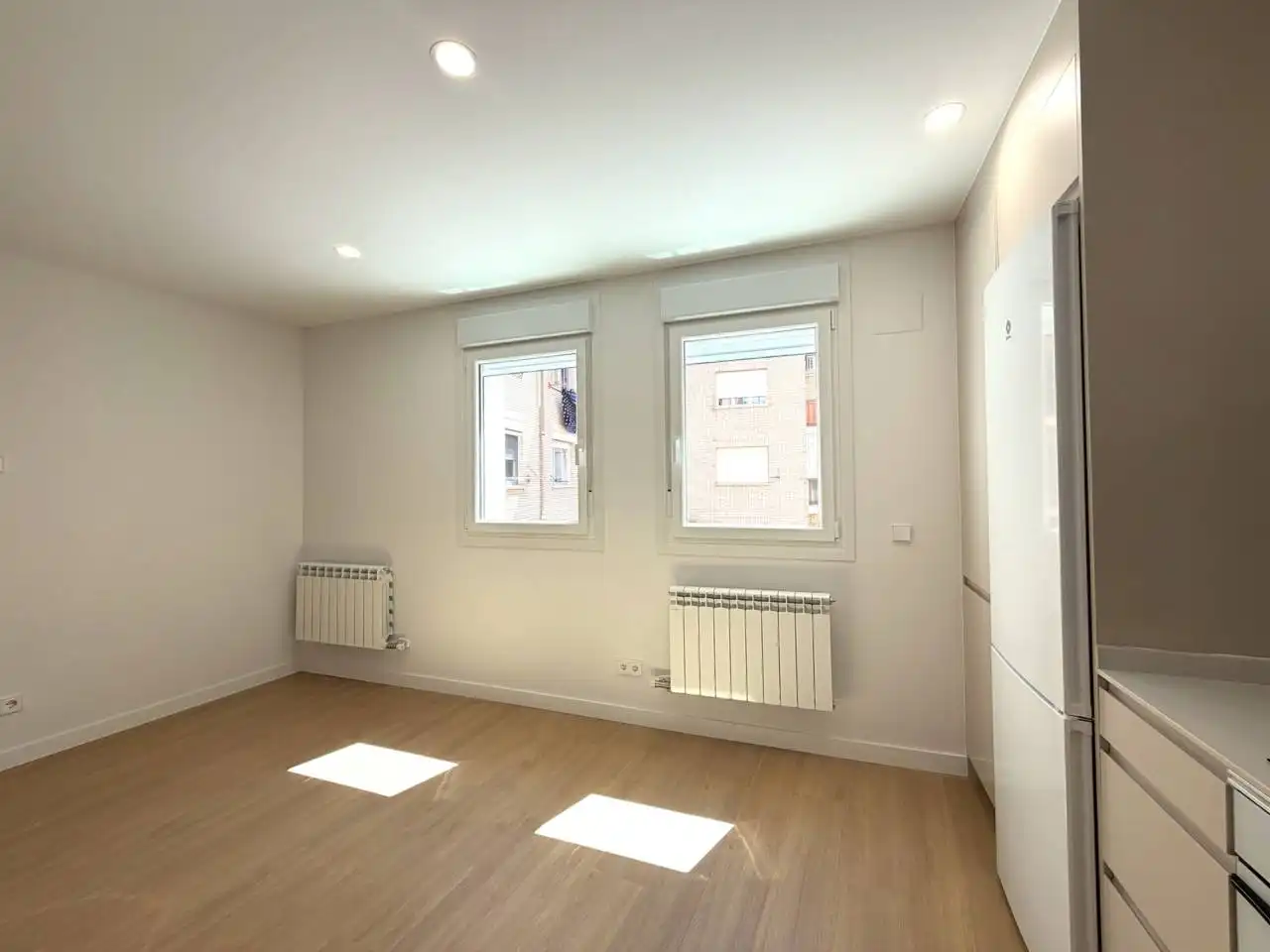 Habitación de Apartamento en venta en  Logroño con Calefacción
