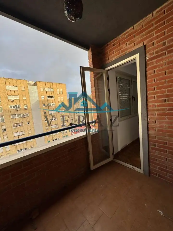 Außenansicht von Wohnung zum Verkauf in Talavera de la Reina mit Parkett und Terrasse