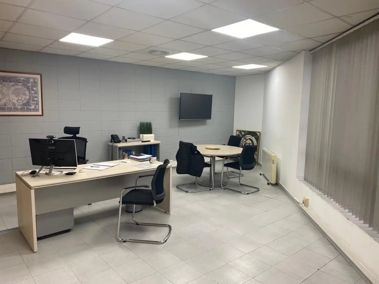 Industrial buildings for rent in Centre