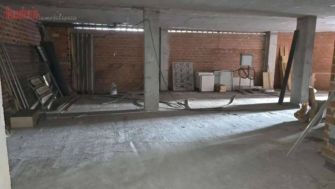 Local comercial en venda a MADEL MEIZOSO 723, imagen 3