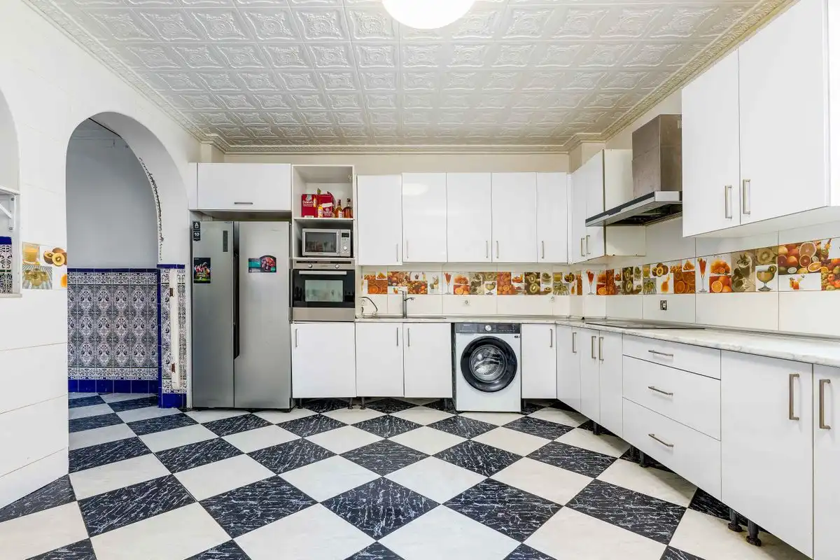 Cocina de Casa adosada en venta en Sevilla con Calefacción