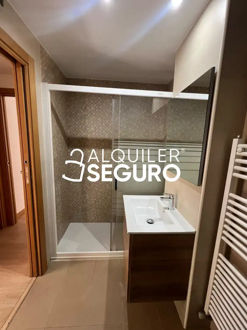 Bathroom of Flat for rent in San Sebastián de los Reyes  with Air Conditioner, Heating and Terrace