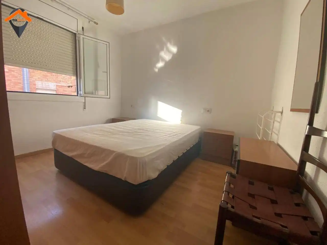 Habitación de Piso en venta en Sabadell con Parquet y Amueblado