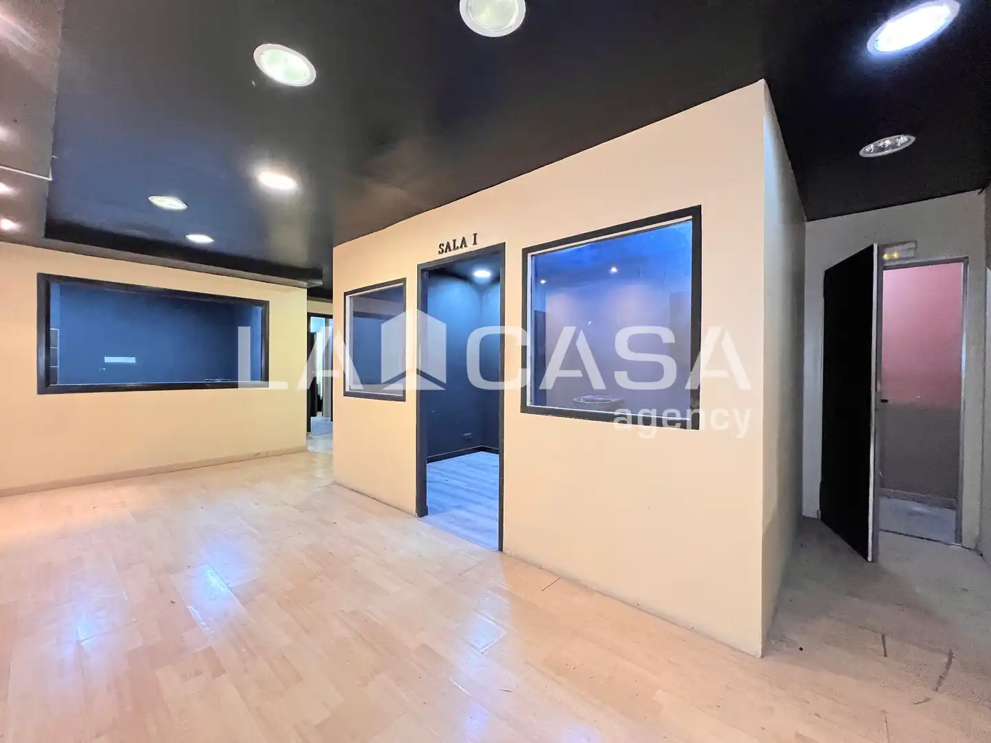 Business premises for sale in Artigues - Llefià, imagen 7