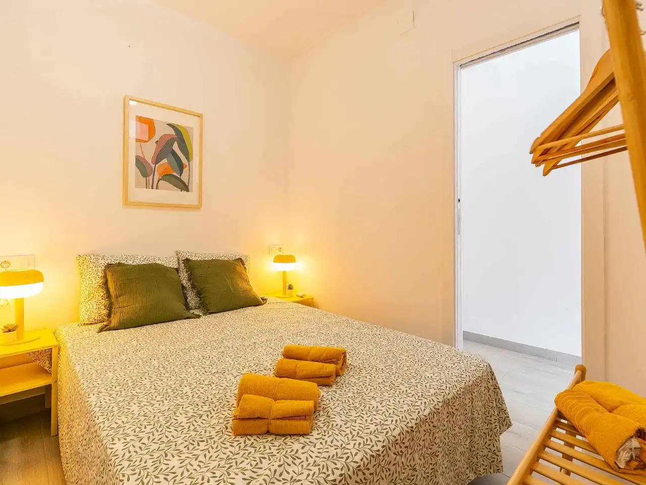 Habitación de Piso de alquiler en Torremolinos con Aire acondicionado y Balcón