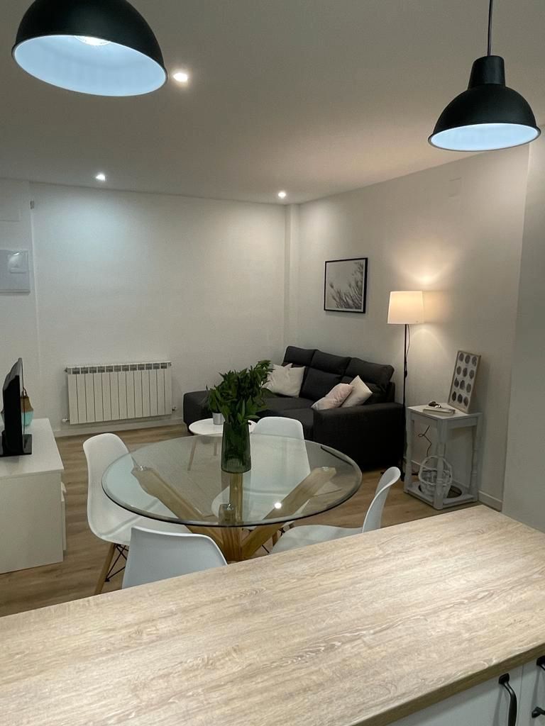 Living room of Flat to rent in  Zaragoza Capital  with Heating, Furnished and Oven