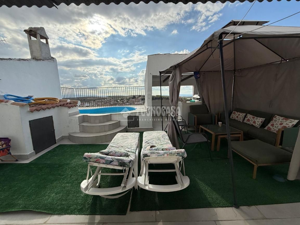 Casa adosada en venda a Martos